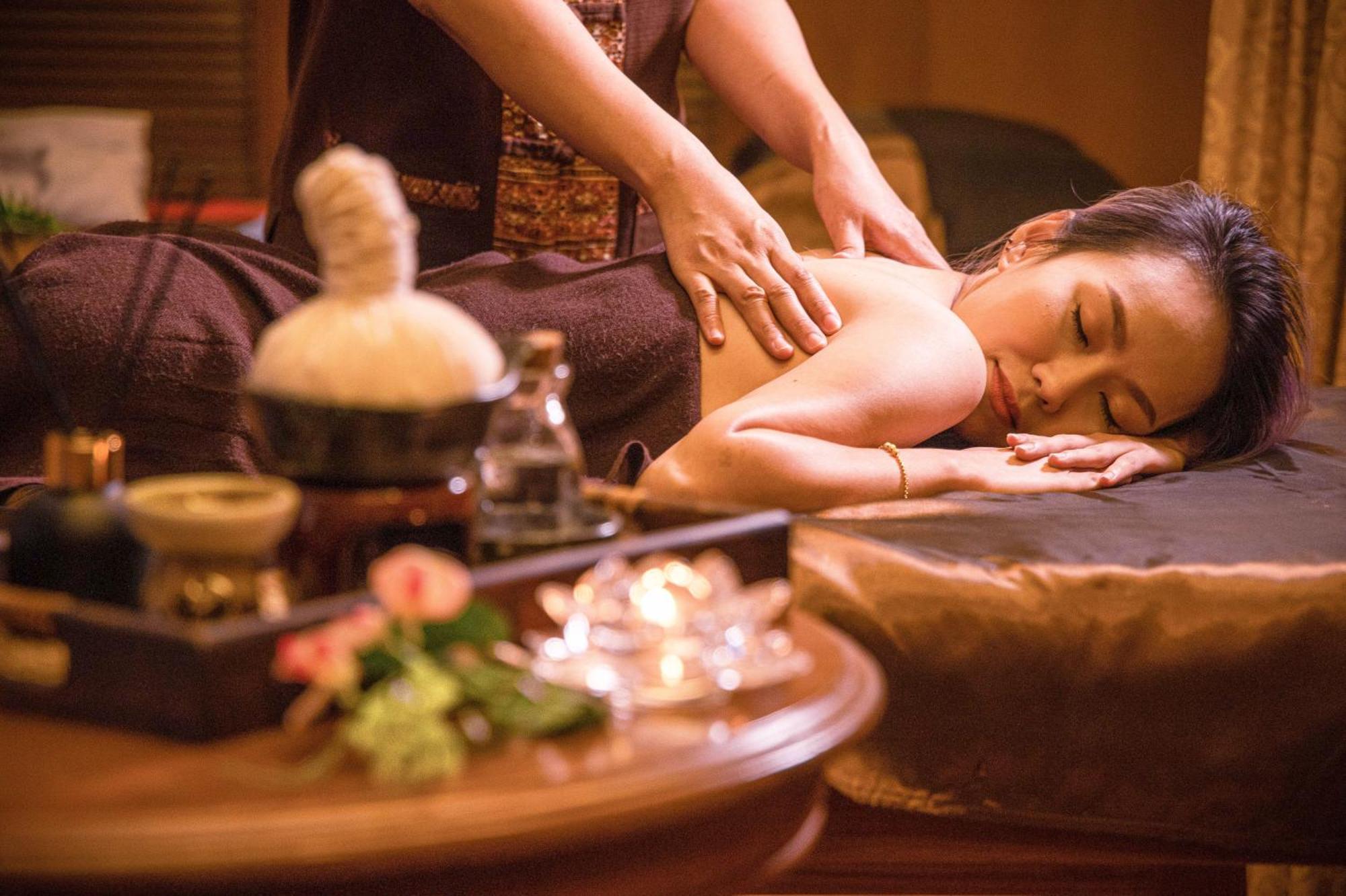 Montien Riverside Hotel Μπανγκόκ Εξωτερικό φωτογραφία Thai massage