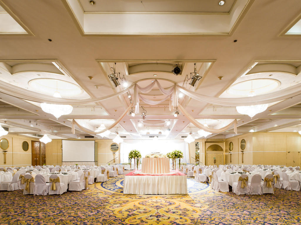 Montien Riverside Hotel Μπανγκόκ Εξωτερικό φωτογραφία The ballroom of the hotel